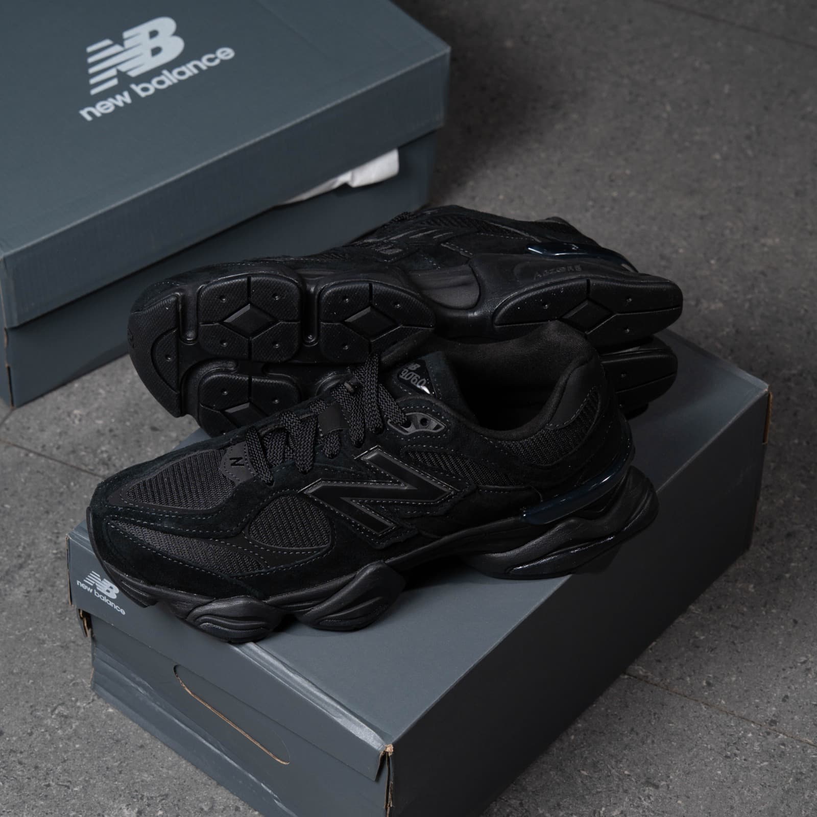 NEW BALANCE 9060 TRIPLE BLACK
